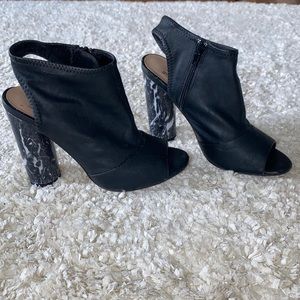 Mix No. 6 Marble Black Heels Size 6.5
